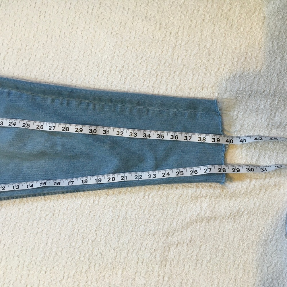 H&M Divided Sz 12 Light Wash High Waisted Cropped Raw Hem Jeans Womens‎ Mom - Picture 7 of 7